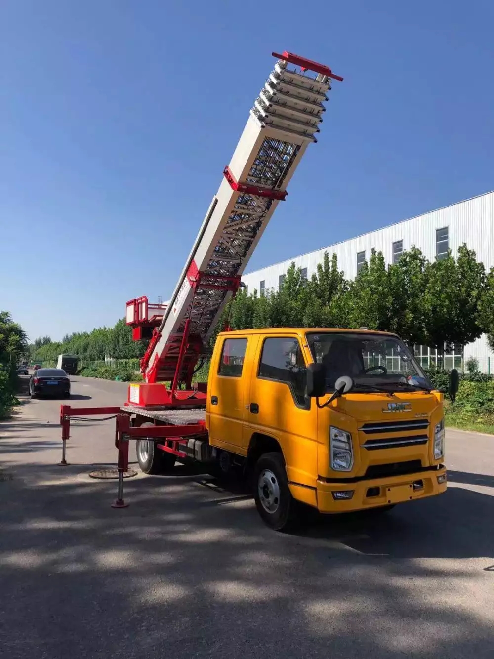 马村附近的云梯车出租服务：轻松解决高空作业需求